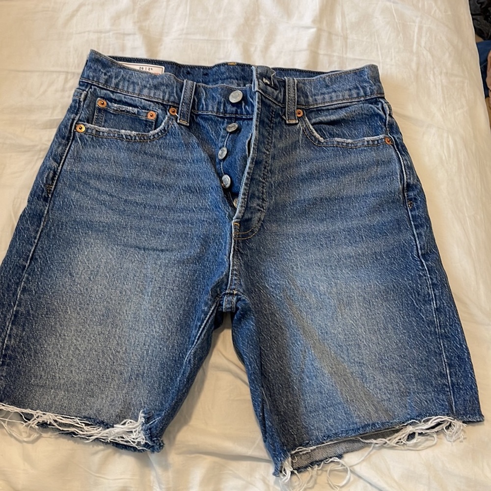 Gap- Woman’s- Jean MIDI Short - 26/2